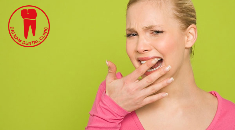 Triệu chứng răng ê buốt thường gặp ở người tuổi trung niên